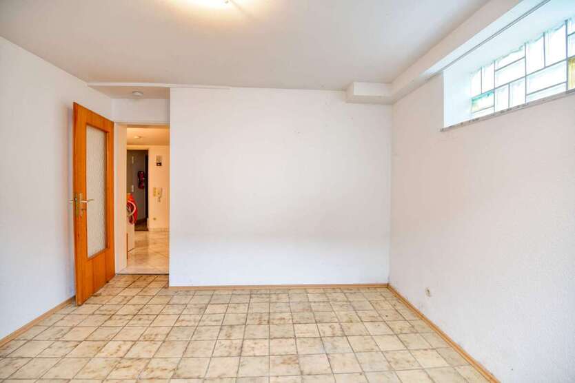 3 ZKB DG & 2 ZKB Souterrain Whg Sofort beziehbar Garage & 2 Stellplätze inkl 5 zimmer