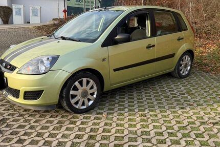 Ford Fiesta 151.000 km 2.800 &euro; Sinsheim 74889