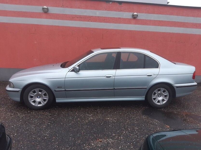 523i