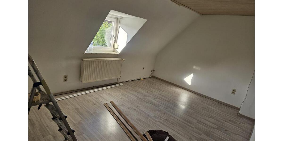 Dachgeschoßwohnung Ludwigshafen am Rhein Ludwigshafen-Hemshof - 3 Zimmer, 85 m&sup2;, 1.350&euro; | Angebot:26547875