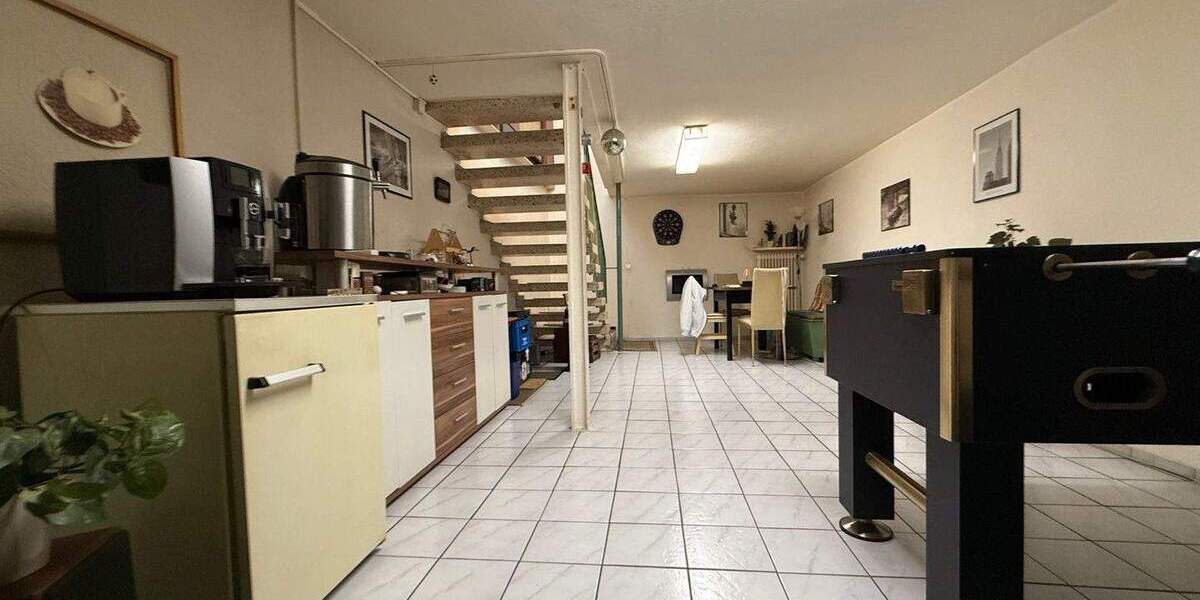 Etagenwohnung Mannheim Neckarau - 5 Zimmer, 177 m&sup2;, 295.000&euro; | Angebot:25730925