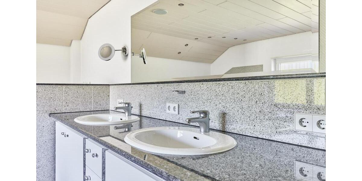 Einfamilienhaus Neckarsteinach - 9 Zimmer, 331 m&sup2;, 2.450&euro; | Angebot:23614375