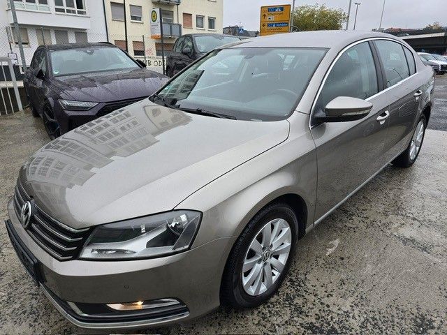 VW Passat 152.000 km 7.900 € Mannheim 68159