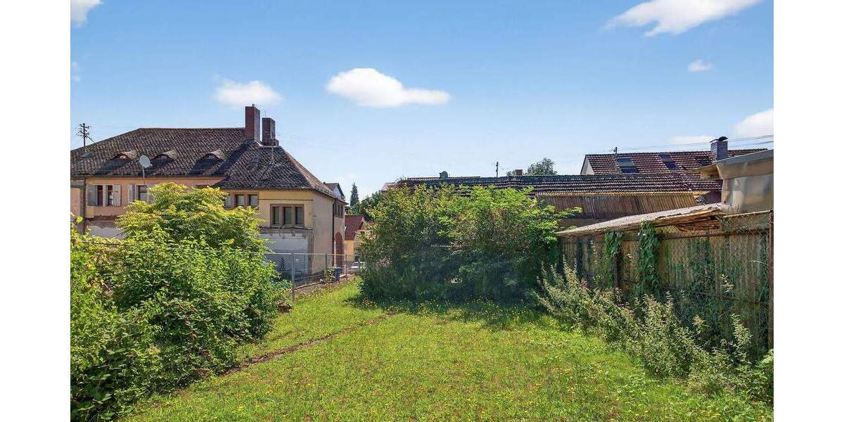 Charme der 50er trifft Raum für Ihre Ideen - Doppelhaushälfte mit großem Garten in Odenheim 3 zimmer