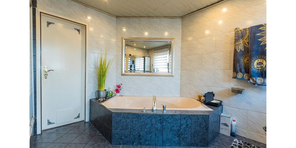 Einfamilienhaus Mannheim Käfertal - 6 Zimmer, 251 m&sup2;, 699.000&euro; | Angebot:27077901