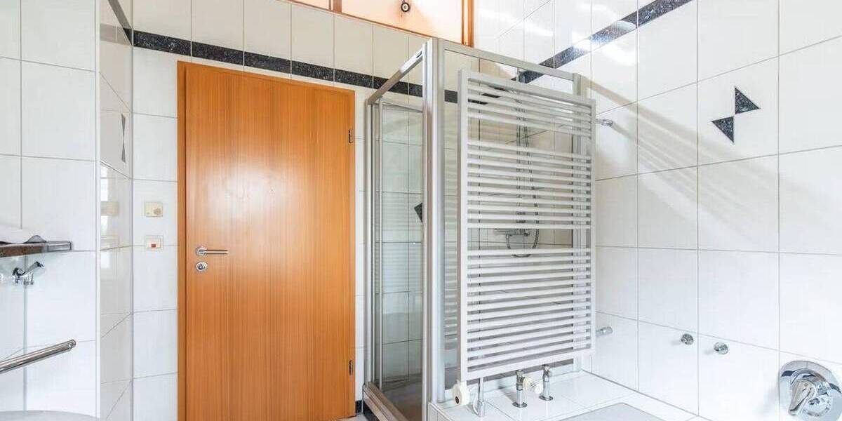 Etagenwohnung Weinheim Heiligkreuz - 2 Zimmer, 76 m&sup2;, 870&euro; | Angebot:26916762