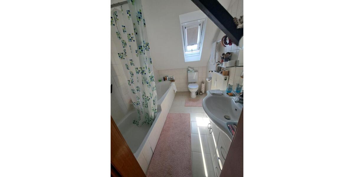 Dachgeschoßwohnung Ludwigshafen am Rhein Parkinsel - 3 Zimmer, 82 m&sup2;, 699&euro; | Angebot:23184347