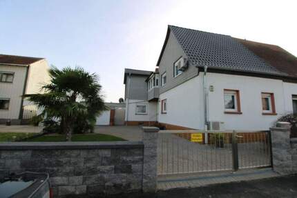 Wohnträume leben: Gehobenes Zweifamilienhaus in Ludwigshafen am Rhein 6 zimmer