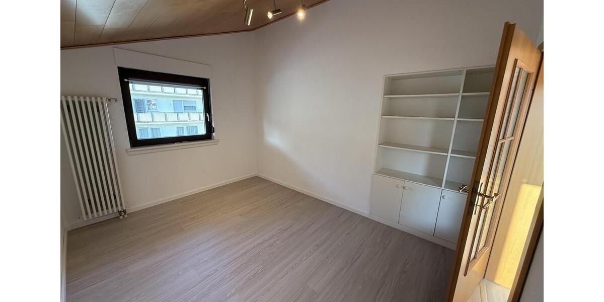 Dachgeschoßwohnung Leimen - 3 Zimmer, 92 m&sup2;, 1.200&euro; | Angebot:26167355