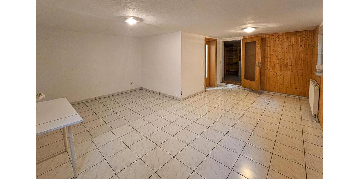 Etagenwohnung Frankenthal (Pfalz) - 4 Zimmer, 150 m&sup2;, 1.500&euro; | Angebot:26610586