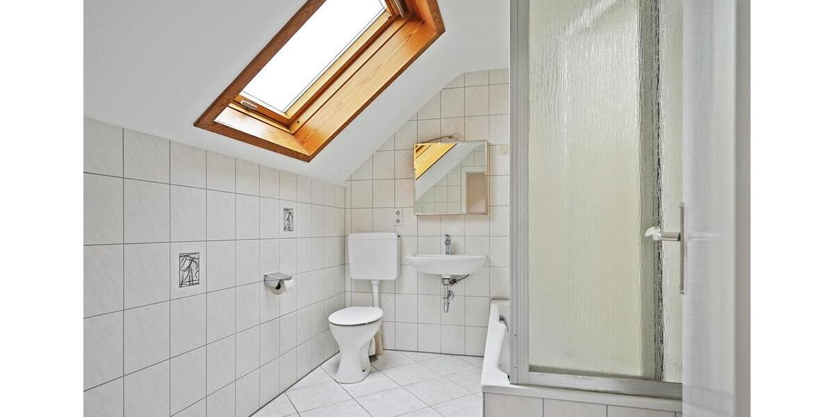 Dachgeschoßwohnung Hockenheim - 2.5 Zimmer, 69 m&sup2;, 1.000&euro; | Angebot:26649605