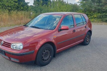 VW Golf 147.000 km 2.348 € Kronau 76709