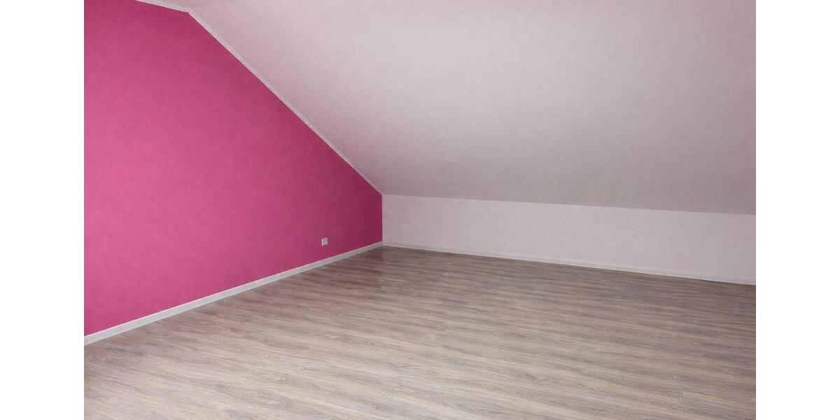 Dachgeschoßwohnung Philippsburg - 4 Zimmer, 143 m&sup2;, 1.250&euro; | Angebot:26533956
