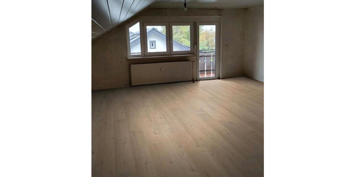 Dachgeschoßwohnung Nußloch - 3 Zimmer, 68 m&sup2;, 880&euro; | Angebot:24788287