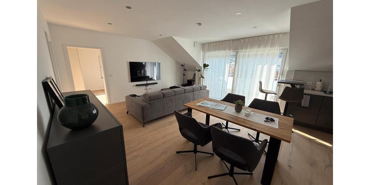 Dachgeschoßwohnung Walldorf - 3 Zimmer, 87 m&sup2;, 419.000&euro; | Angebot:24783953