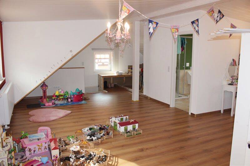 Etagenwohnung Wald-Michelbach Siedelsbrunn - 4 Zimmer, 127 m&sup2;, 1.000&euro; | Angebot:26378037