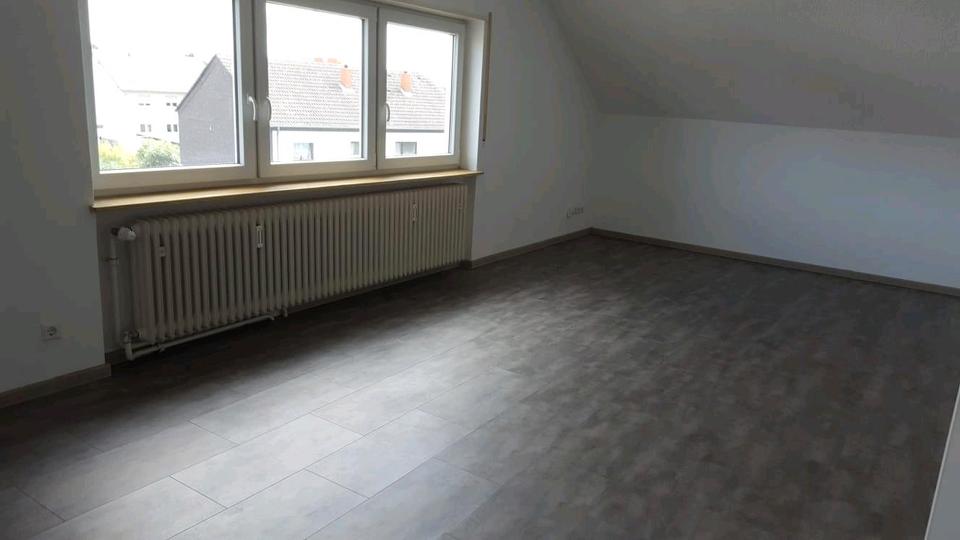 Dachgeschoßwohnung Schifferstadt - 3 Zimmer, 63 m&sup2;, 860&euro; | Angebot:25313092