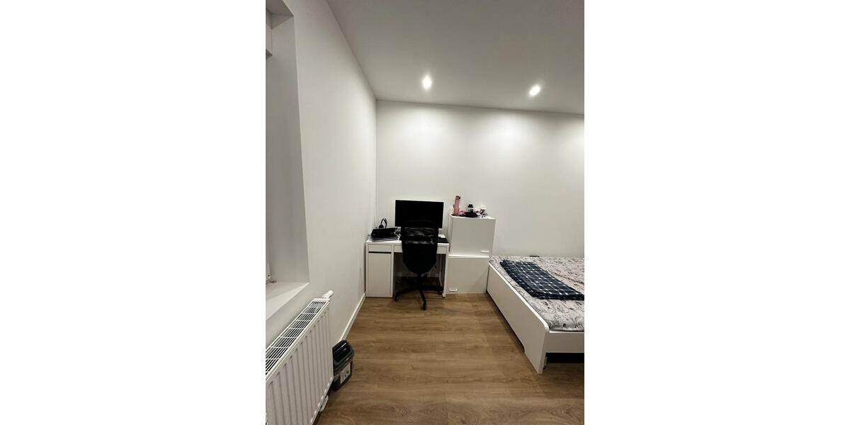 Beste Lage und Moderne WG-Wohnung im Neckarau- Mannheim zimmer