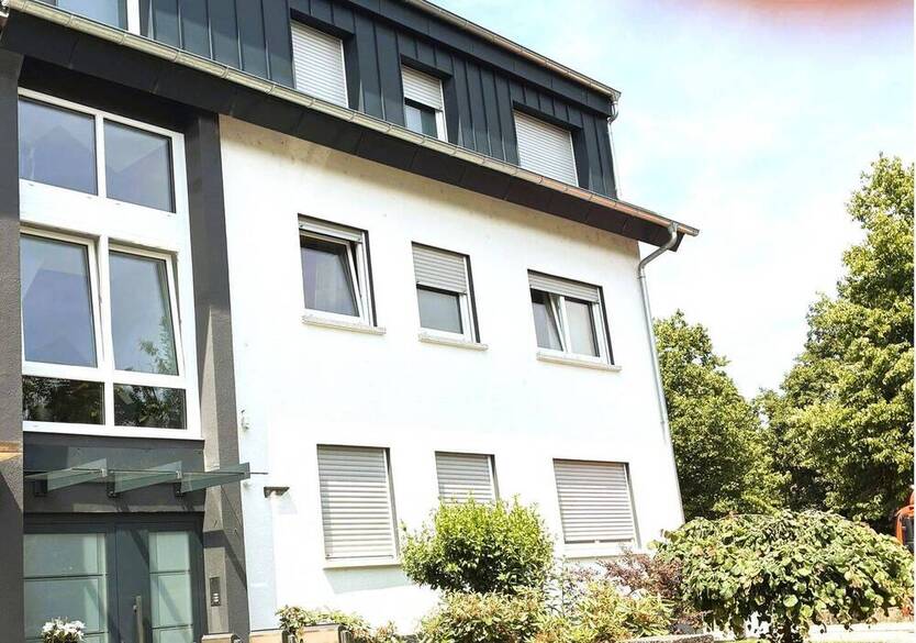 Eine Top-sanierte Wohnung kaufen und zwei Wohnungen bekommen! 4 zimmer