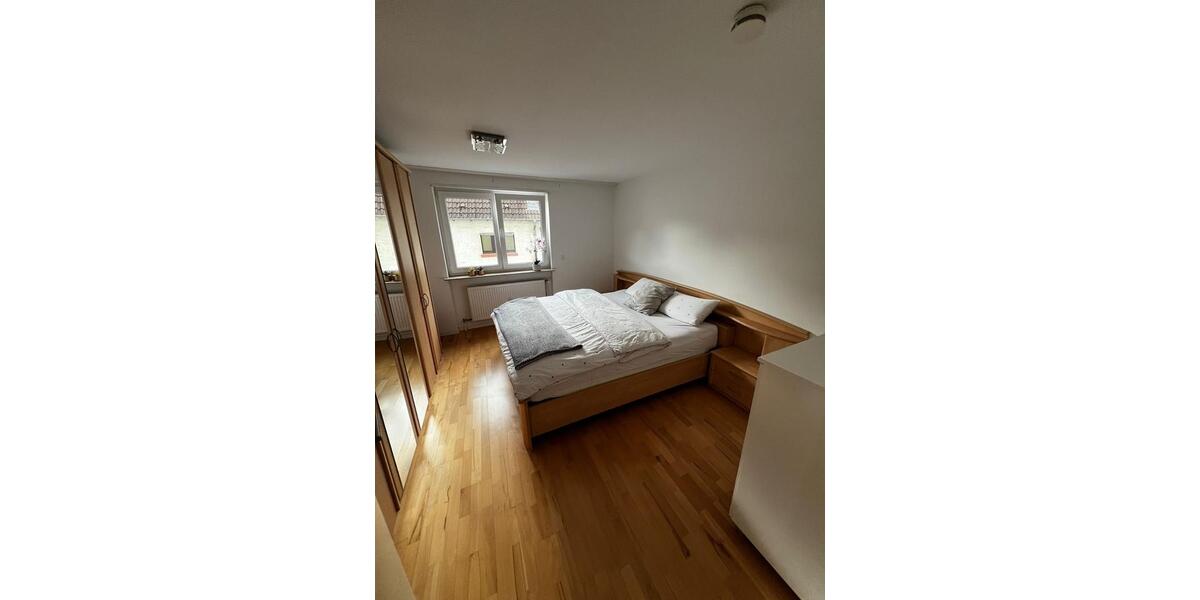 Etagenwohnung Schriesheim - 11 Zimmer, 180 m&sup2;, 2.700&euro; | Angebot:26169768