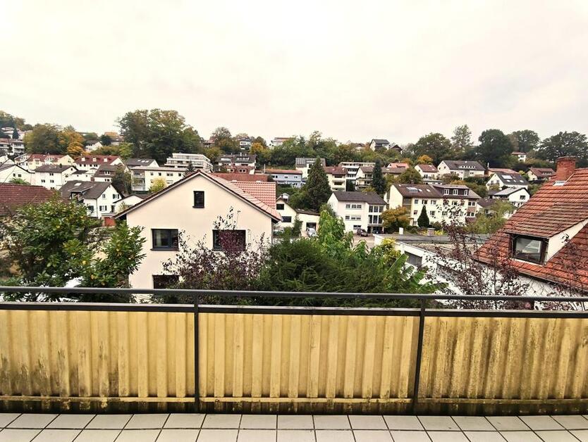 Renovierte 4-Zimmer-Wohnung mit Balkon, Stellplatz und Einbauküche in schöner Lage von Neckargemünd zimmer