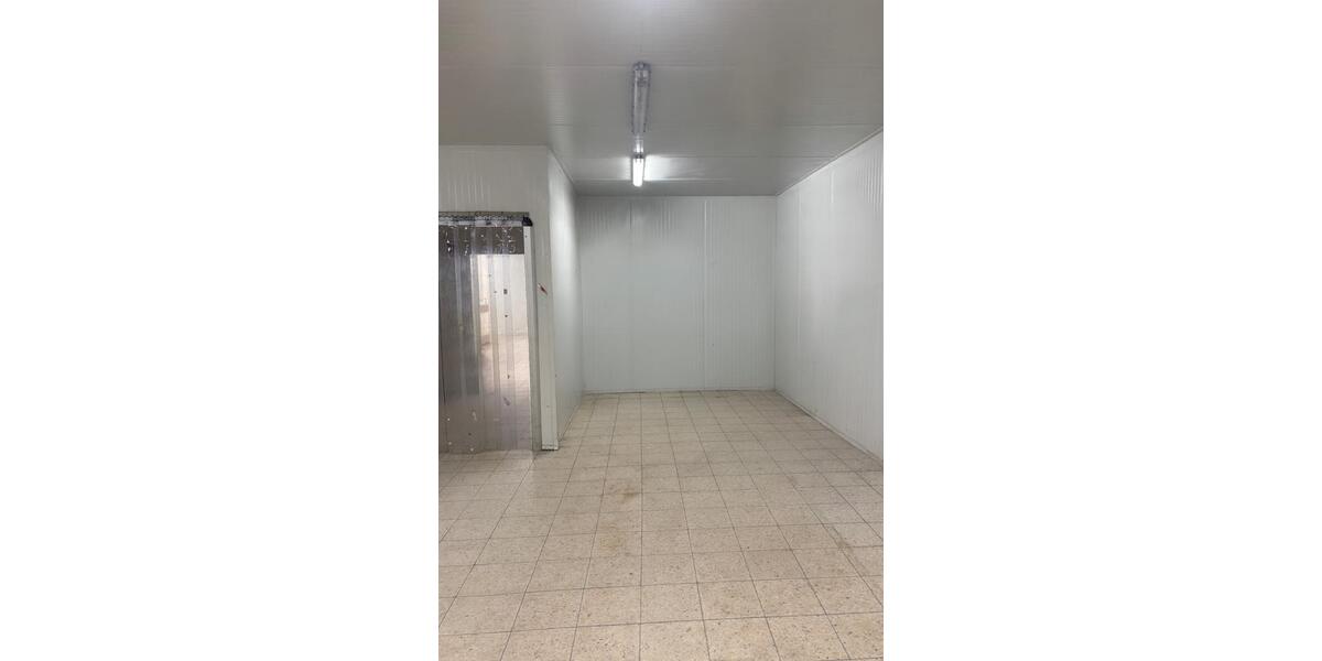 KALTHALLE | KÜHLLAGER | BÜRO | RAMPE | LAGER | ZENTRAL zimmer