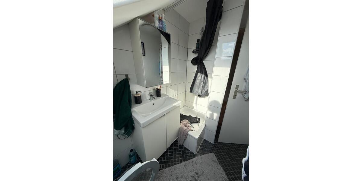 Dachgeschoßwohnung Lampertheim - 3.5 Zimmer, 60 m&sup2;, 600&euro; | Angebot:25724111