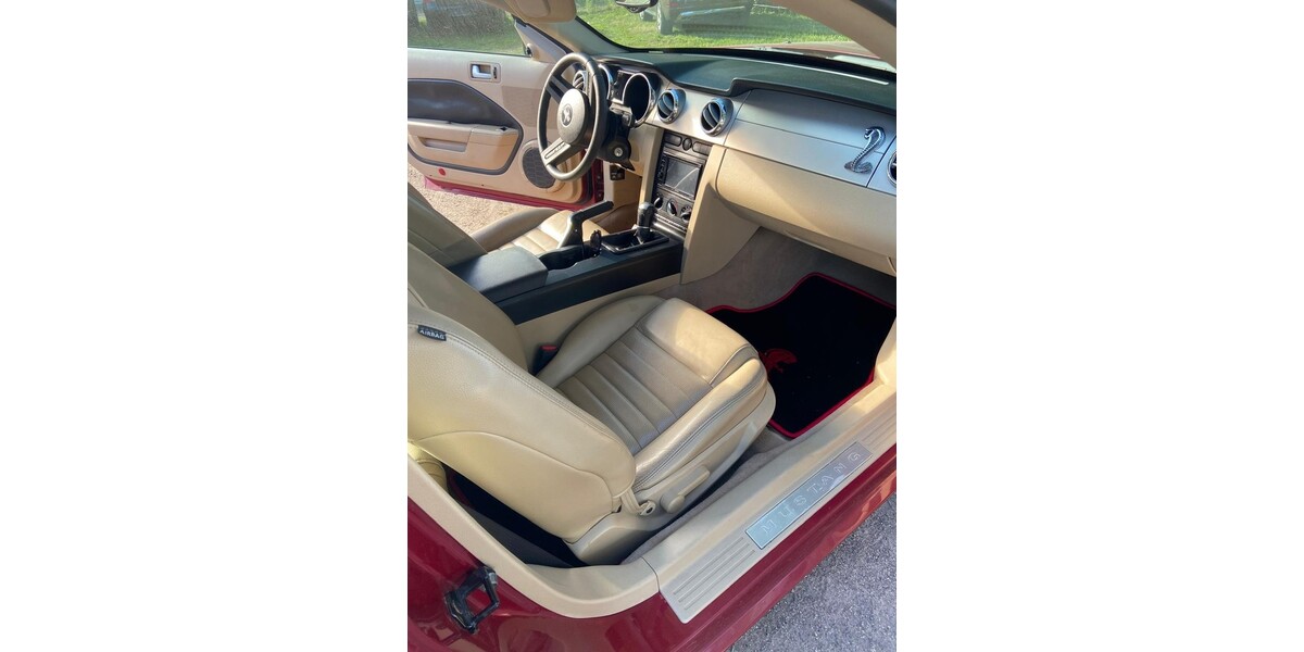 Ford Mustang 58.000 km 17.600 € Mannheim 68159