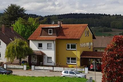 Wohnung Eschelbronn - 5 Zimmer, 122 m&sup2;, 900&euro; | Angebot:24627408