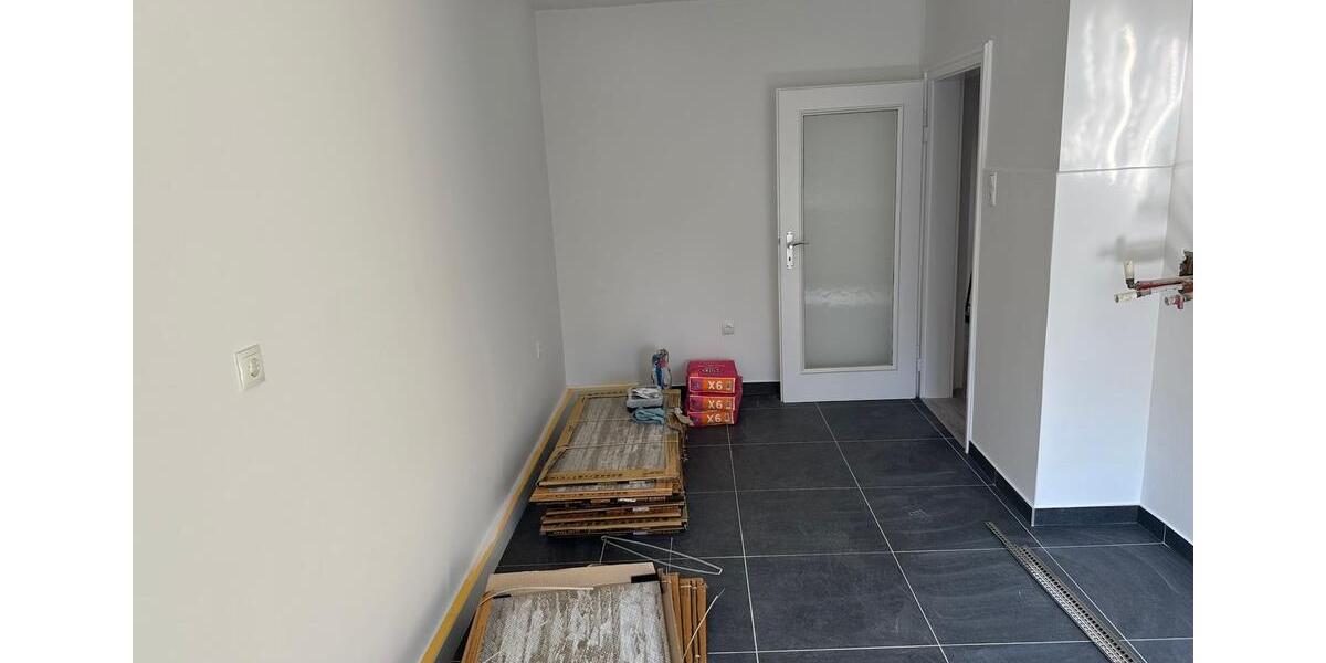 Etagenwohnung Ludwigshafen am Rhein Ludwigshafen-Hemshof - 3 Zimmer, 96 m&sup2;, 1.800&euro; | Angebot:25876504