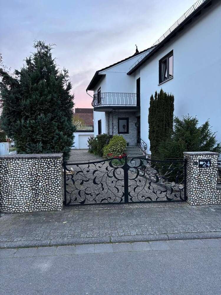 Haus zum Kaufen in Harthausen 585.000 € 200 m²