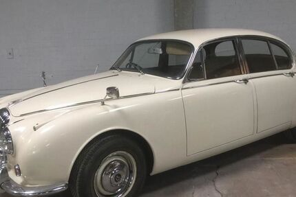 Jaguar Daimler 103.000 km 21.900 &euro; Böhl-Iggelheim 67459