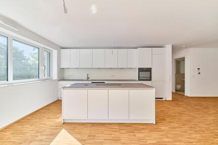 Helle 6 Zimmer Maisonette - mit großem Garten