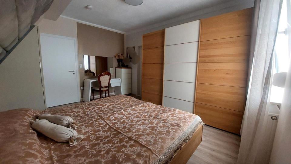 2 Häuser auf einem Grundstück 7 zimmer