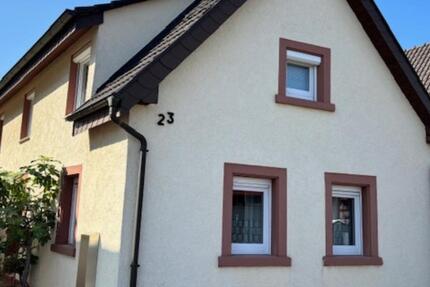 Einfamilienhaus mit großem Innenhof, Scheune und sonnigem Garten 5 zimmer