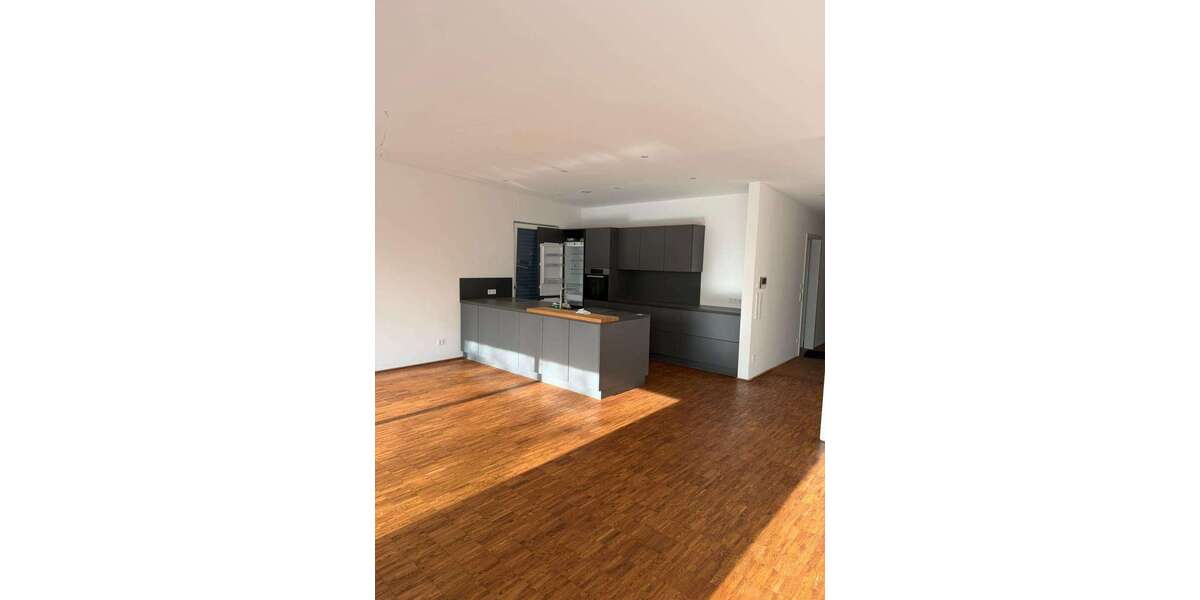 Etagenwohnung Sinsheim - 5 Zimmer, 163 m&sup2;, 2.350&euro; | Angebot:26118606