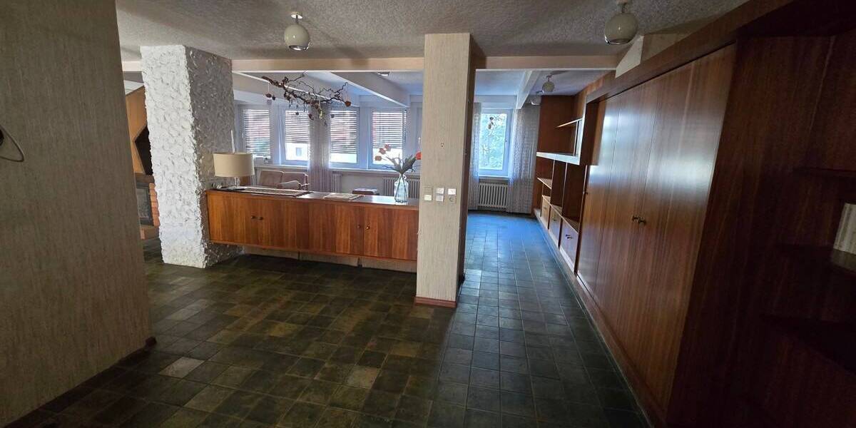 Großzügige 3 ZKB Wohnung mit 70er Jahre Charme 3 zimmer