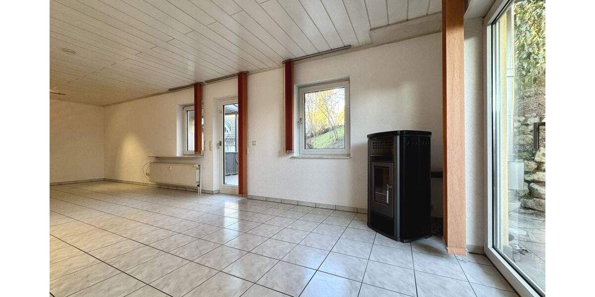 Etagenwohnung Lorsch - 2 Zimmer, 102 m&sup2;, 1.095&euro; | Angebot:25701638