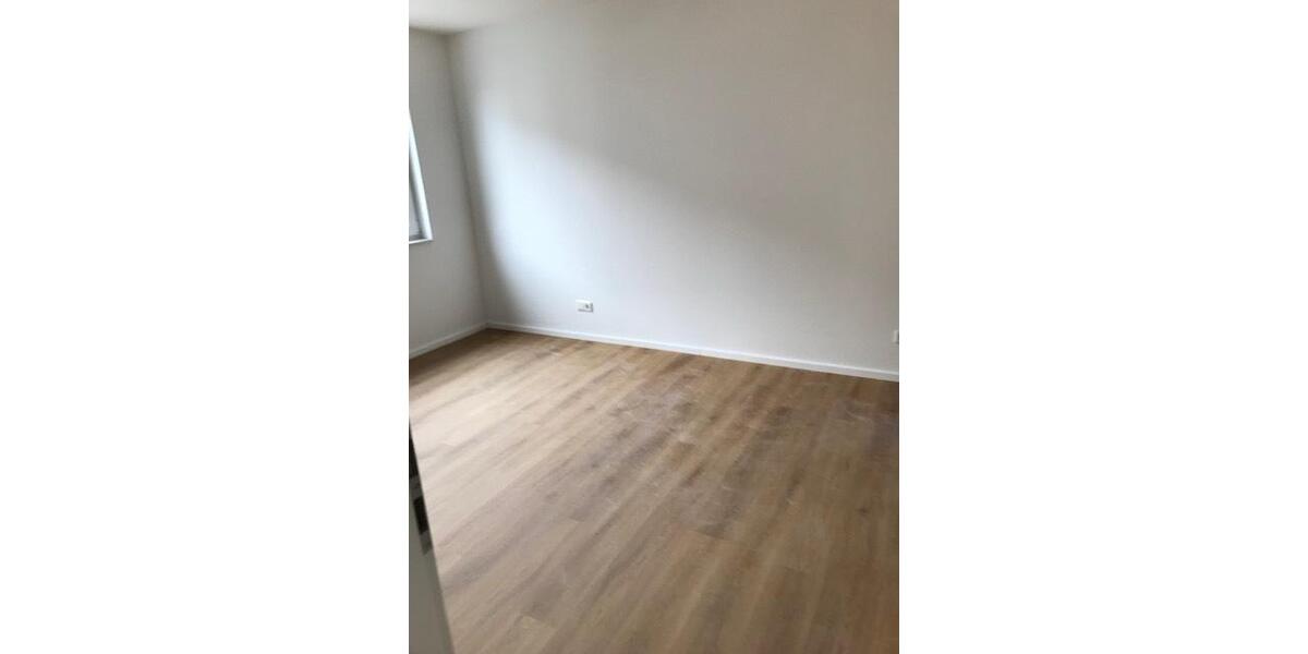 Etagenwohnung Bad Schönborn - 3 Zimmer, 81 m&sup2;, 1.350&euro; | Angebot:25280238
