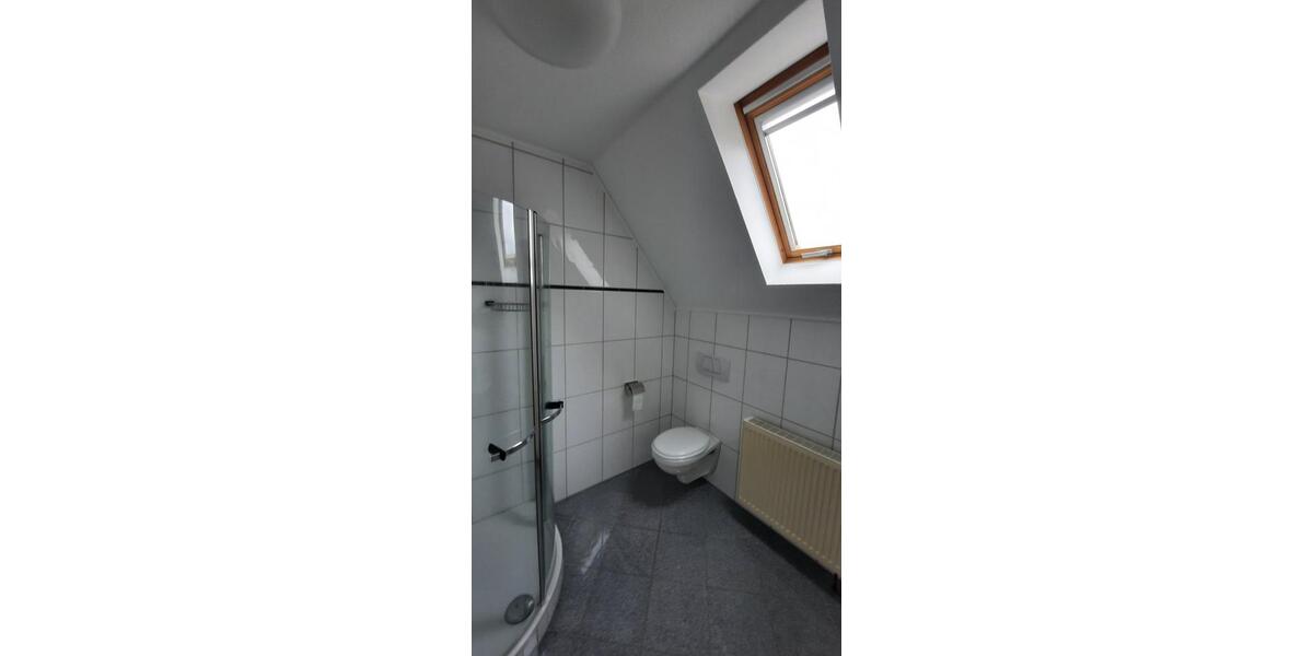 Tolle DG-Wohnung mit 5,5 Zimmern, 2 Balkonen und Einbauküche 5.5 zimmer