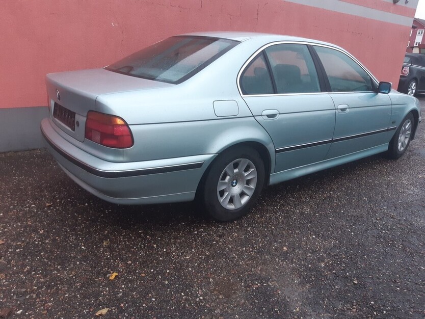 523i