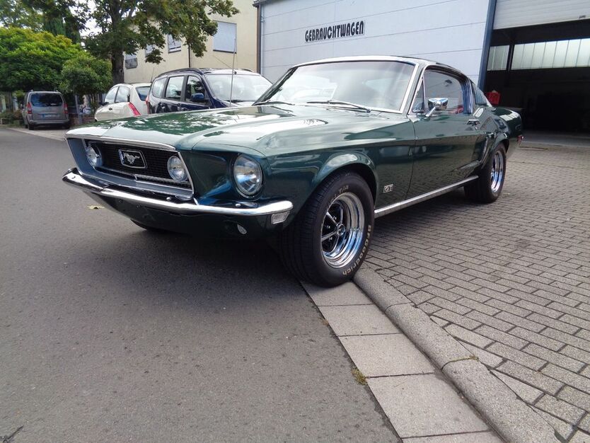 Ford Mustang 13.000 km 99.750 € Neuhofen 67141