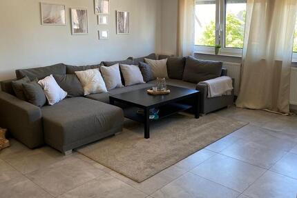 Kernsanierte 4 ZKB Wohnung inkl. Stellplatz und Garten in 69514