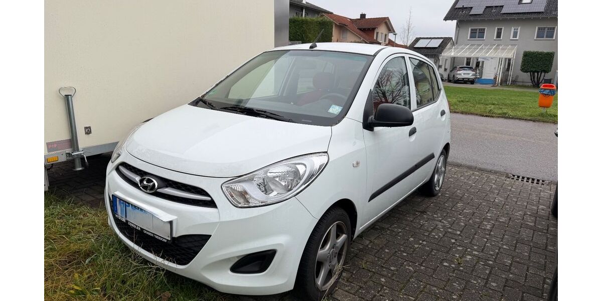 Hyundai i10 11.000 km 5.600 &euro; Oberhausen-Rheinhausen 68794