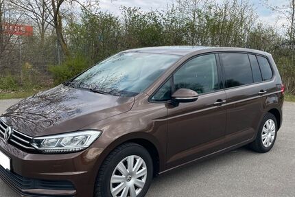 VW Touran 131.800 km 12.390 &euro; Mannheim 68309