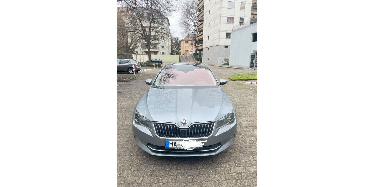 Skoda Superb 197.318 km 14.500 &euro; Mannheim 68167