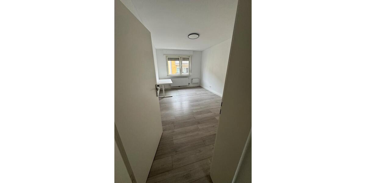 Etagenwohnung Ludwigshafen am Rhein Mundenheim - 2 Zimmer, 60 m&sup2;, 700&euro; | Angebot:26123481
