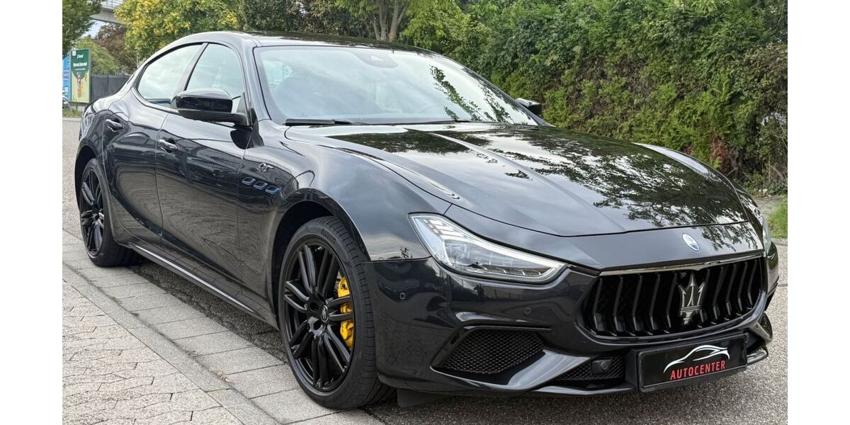Maserati Ghibli 37.000 km 52.900 € Weinheim 69469