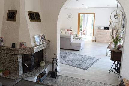 ObjNr:19662 - Tolles 2-3 Familienhaus mit Gewerbehalle in guter Lage von Mühlhausen 14 zimmer