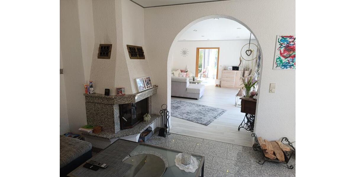 ObjNr:19662 - Tolles 2-3 Familienhaus mit Gewerbehalle in guter Lage von Mühlhausen 14 zimmer